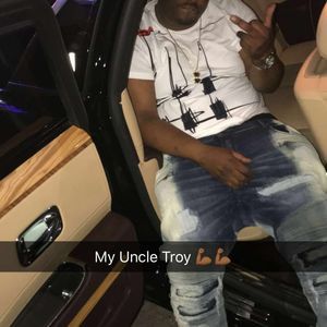 Meet your Posher, Troy